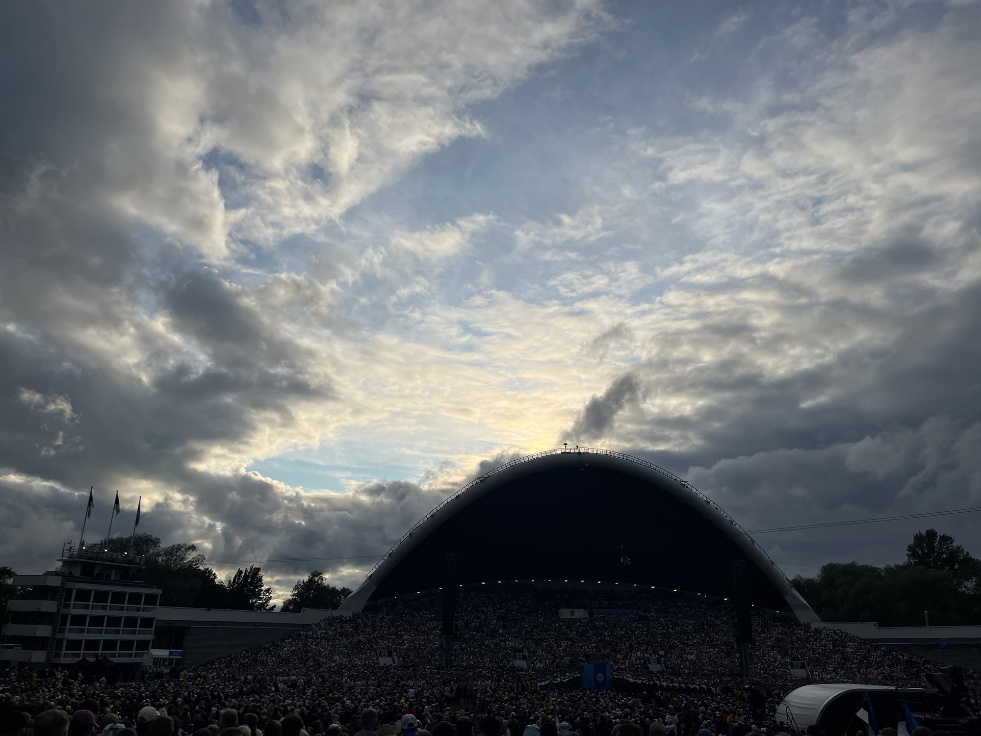 エストニア歌と踊りの祭典旅行記 | 佐藤 拓 official web site